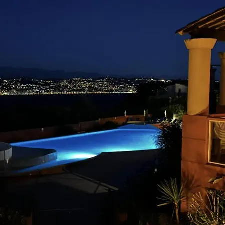 Apartment Vue Sur La Baie De Cannes Piscine Randonnee Au Pied De L Esterel Cezanne *