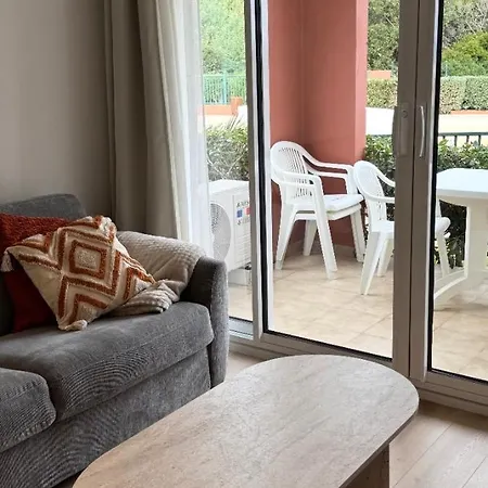Apartment Vue Sur La Baie De Cannes Piscine Randonnee Au Pied De L Esterel Cezanne *