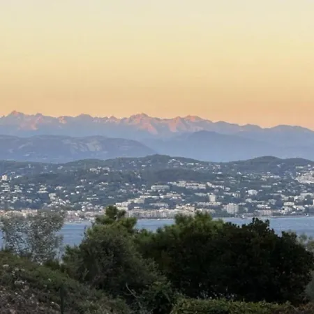 Apartment Vue Sur La Baie De Cannes Piscine Randonnee Au Pied De L Esterel Cezanne Theoule-sur-Mer