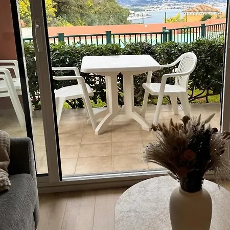 Vue Sur La Baie De Cannes Piscine Randonnee Au Pied De L Esterel Cezanne Apartment