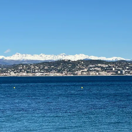 Vue Sur La Baie De Cannes Piscine Randonnee Au Pied De L Esterel Cezanne *