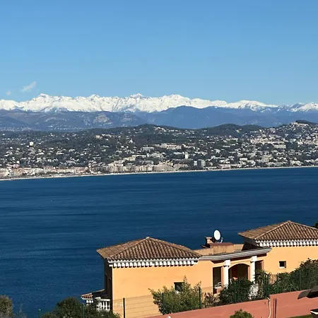 Vue Sur La Baie De Cannes Piscine Randonnee Au Pied De L Esterel Cezanne Apartment