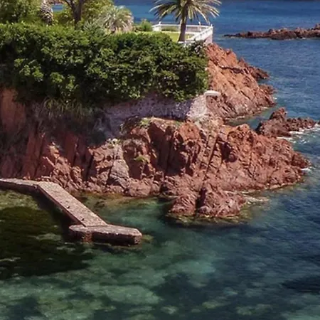 Vue Sur La Baie De Cannes Piscine Randonnee Au Pied De L Esterel Cezanne *