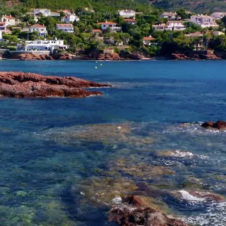 Vue Sur La Baie De Cannes Piscine Randonnee Au Pied De L Esterel Cezanne Apartment