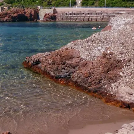 Vue Sur La Baie De Cannes Piscine Randonnee Au Pied De L Esterel Cezanne *
