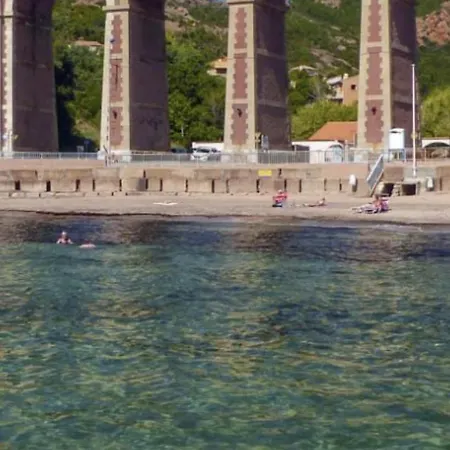 Vue Sur La Baie De Cannes Piscine Randonnee Au Pied De L Esterel Cezanne Apartment