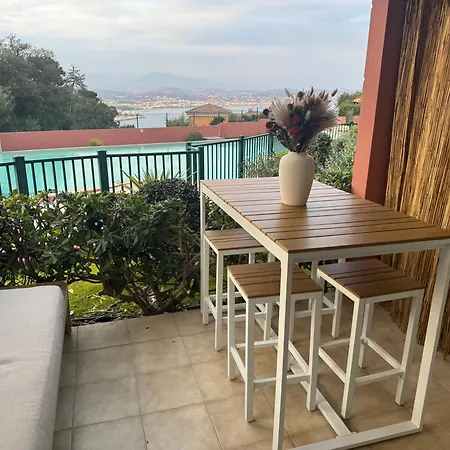 Vue Sur La Baie De Cannes Piscine Randonnee Au Pied De L Esterel Cezanne Apartment Theoule-sur-Mer